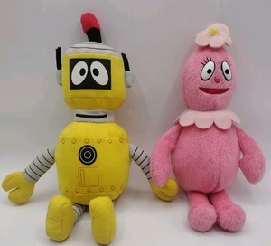 Vintage Yo Gabba Gabba Small Plush Characters Yellow Plex Pink Foofa 9 Inch - Picture 1 of 13