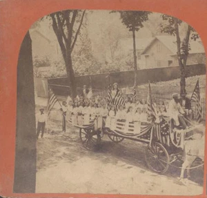 STEREOVIEW OF FOURTH OF JULY PAGEANT W/ PARADE QUEEN ON FLOAT - LOWELL, MASS - Picture 1 of 1