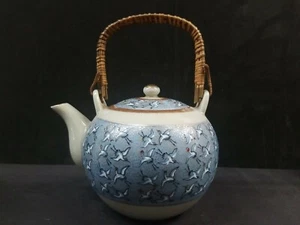 Japanese Cranes Birds TeaPot Bamboo Handle Blue Gold Hand-Painted Japan - Picture 1 of 12