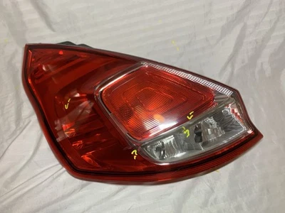 Левый задний фонарь со стороны водителя для Ford Fiesta 2016 2017 2018 2019 годов выпуска от оригинального производителя - Изображение 1 из 4