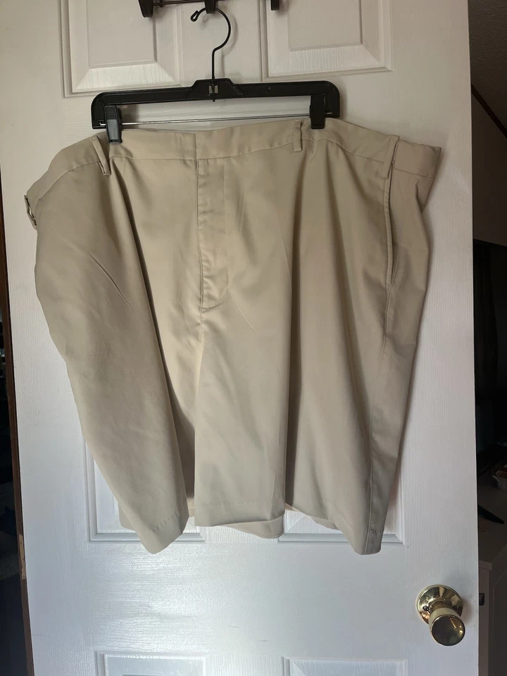 Pantalones cortos de vestir John Blair para hombre color tostado talla 52 cintura cómoda Foto 1 de 4