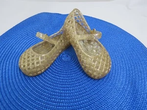 GIRL TODDLER OLD NAVY GOLD GLITTER JELLY SANDALS 6 NWOT - Picture 1 of 3