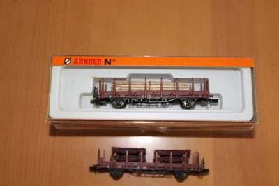 Arnold 4473/4475 5x Stake Cars with Loading - Image 1 of 4