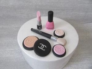 Edible Handmade Make up Fondant Girls Cake Topper, Cupcake Sugar Decoration - Picture 1 of 6