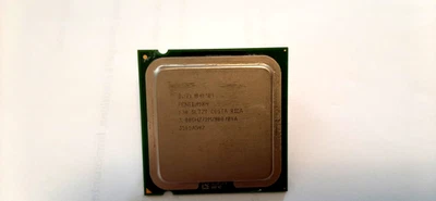 INTEL PENTIUM 4 630-3,00GHz, Socket LGA775  2MB L2  Vintage  CPU Funzionante - Immagine 1 di 2