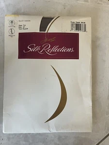 New Hanes Silk Reflections Sheer  Pantyhose 718 sz EF Town Taupe Reinforced Toe - Picture 1 of 1