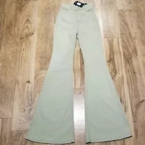 NWT Fashion Nova High Waisted Bell Bottoms Jeans 9 Womens Stretchy Denim 29x37 - Picture 1 of 15