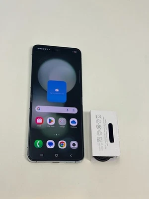 Samsung Galaxy Z Flip5 (SM-F731W) - 256GB Unlocked Mint - Doesn't Open Flat - Image 1 of 4