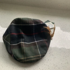 Barbour cap ladies tartan wool tweed check bnwt classic. Small very stylish - Picture 1 of 8
