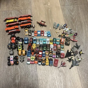Lote De 80 Micro Máquinas Galoob De Colección De Coches, Camiones, Trenes, Motocicletas, Barcos - Imagen 1 de 9