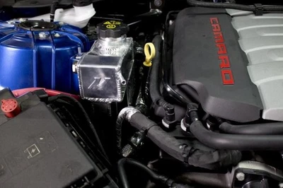 Tanque de expansión de desbordamiento de refrigerante polaco Mishimoto para Chevrolet Camaro 2016-2023  Foto 1 de 4