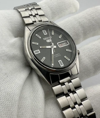 Vintage Seiko 5 Automatic Authentic Japan Made Men's Wrist Watch 17 Jewels - Image 1 of 4