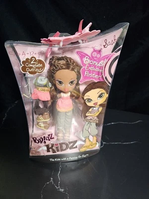 Muñeca Bratz Kidz 2006 Sasha dos trajes y pasador nueva en caja Foto 1 de 4