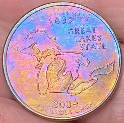 2004-D Michigan State Quarter Beautiful Lustrous Gold/Rainbow Toned Coin BU  #15 - Image 1 of 4