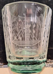 biedermeierlicher   Becher Glas Schliff  Windmühle Boot - Bild 1 von 6