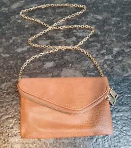 Bolso plegable o cadena bandolera marrón vegano de cuero guijarros Urban Expressions - Imagen 1 de 8