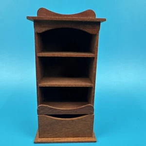 Miniatura para casa de muñecas ~ gabinete de costura hecho a mano firmado por Gary Larsen artesano - Imagen 1 de 9
