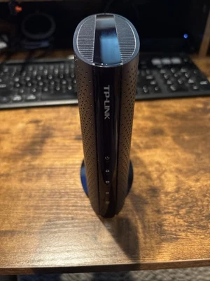 TP-Link TC-7620 DOCSIS 3.0 680Mbps High-Speed Cable Modem with Power Adapter - Image 1 of 4