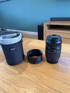 Tamron AF 70-300 F/4-5.6 Di LD Macro 1:2 Lens with hood and case - Picture 1 of 4
