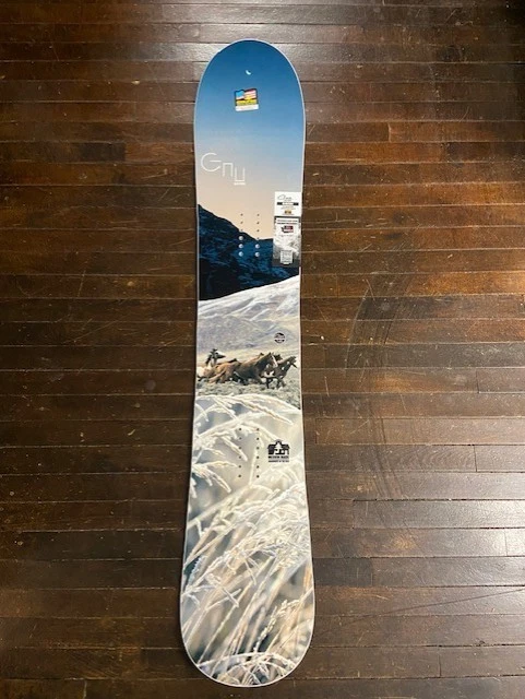 GNU 146 RAVISH WOMEN'S SNOWBOARD BRAND NEW - Image 1 of 4