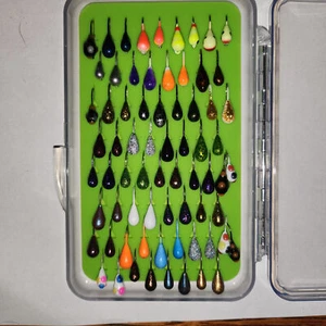 Tungsten Ice Fishing Jig Kit - 70 Jigs mit wasserdichter Jigbox 4MM + 5MM Größen - Bild 1 von 9