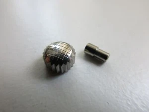 Compressor Crosshatched S/S N.O.S. watch crown D 6.1 mm - H 3.9 mm - 0.9 mm stem - Picture 1 of 6
