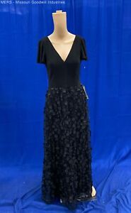 Xscape Women Black Short Sleeve V Neck Embellished 3D Flower Gown - Size 6P
