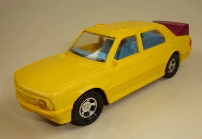 Matchbox Superking K-142 BMW 5 Series pre-pro yellow & maroon all plastic body - Image 1 of 4