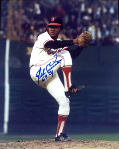 Mike Cuellar w/ '69 CY' inscription (choice of 3) -8x10 signed photo -INPERSON - Picture 1 of 3