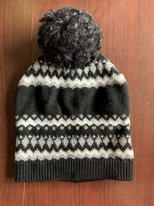 Girls Black Gray White Winter Hat with Pom Pom Stretchy One Size Fits Most - Picture 1 of 2