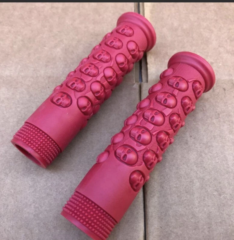 NEW  RED SKULL BICYCLE GRIPS, 7/8, BMX, CRUISER - Image 1 of 1
