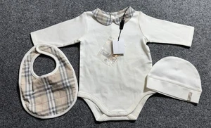 Burberry Infant Carina 3 Pc Bodysuit Hat & Bib Set Size 3 Months NWT - Picture 1 of 20