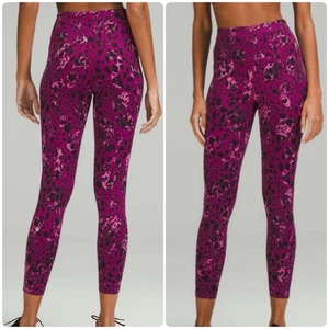 Leggings Lululemon Base Pace tiro alto 25" usados en excelente estado en camuflaje guepardo magenta para mujer 6 - Imagen 1 de 5