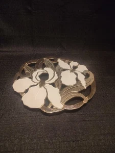 Vintage WMA Rogers Solid Brass Tarbush Resistant Iris Trivet 29 - Picture 1 of 7