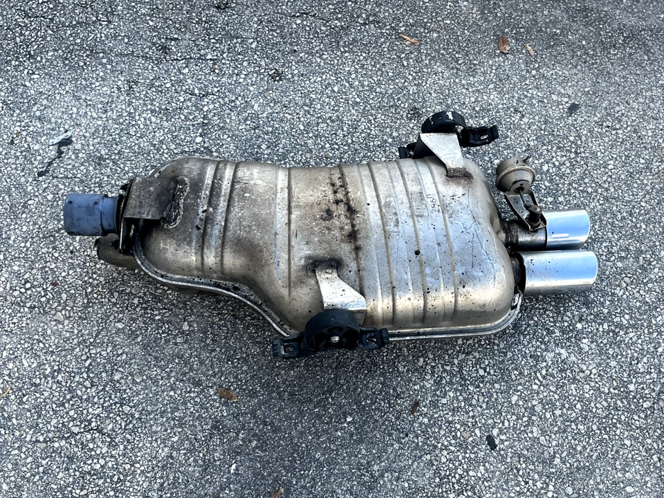 01-06 SILENCIADOR ESCAPE TRASERO BMW E46 330i 330Ci con puntas 7502553 OEM 122K Foto 1 de 4