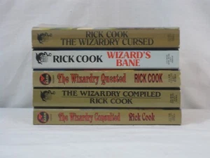 Rick Cook 5 PB book lot The Wizardry Compiled, Consulted, Quested, Cursed.. VG - Imagen 1 de 5