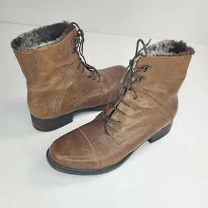 Clarks Boots Womens Sz 10 Brown Leather Laces Ankle Fashion Bootie Faux Fur - Picture 1 of 13