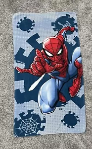 Marvel Spider-Man Towel Web Swinging Blue Red Hero Comic Pool Beach Gear - Picture 1 of 3