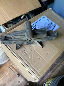 One (1) 1974-1978 Ford Mustang II? Factory Style Scissor Jack 74 75 76 77 78? - Picture 1 of 8
