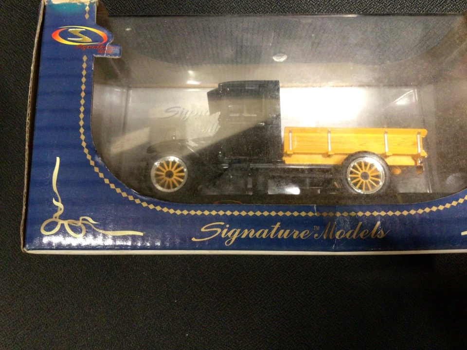 Signature Models 1923 Ford Model TT Truck Die Cast