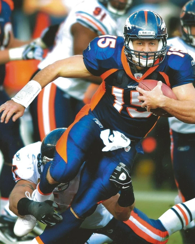 FOTO TIM TEBOW 8X10 DENVER BRONCOS NFL JUEGO DE FÚTBOL ACCIÓN Foto 1 de 1