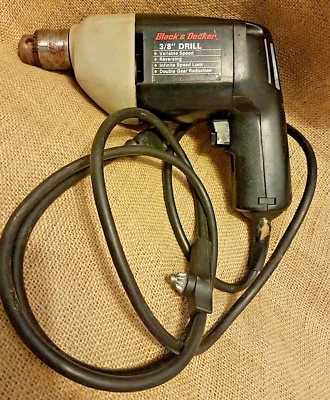 Black & Decker 3/8" Variable Speed Reversing Drill 7190 with key vtg vintage old - Image 1 of 4