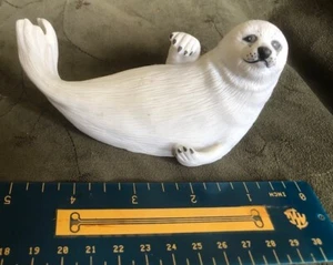 1987 Franklin Mint Humane Society Snow Pup Seal Figure - Picture 1 of 4