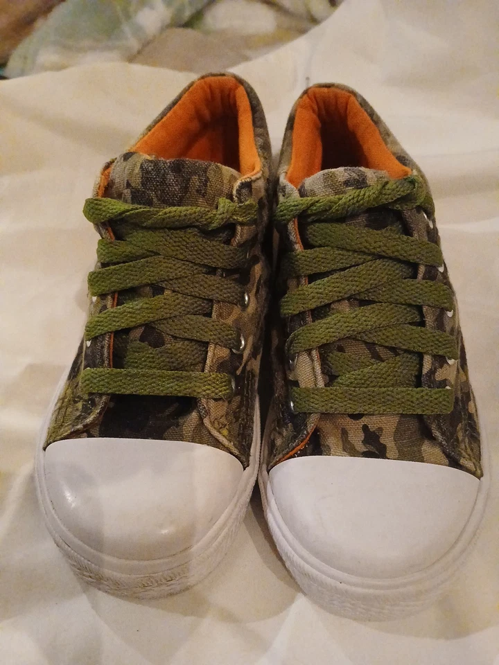 Zapatillas de lona camuflaje Foto 1 de 4