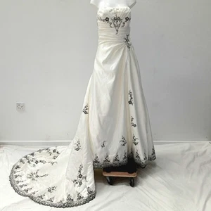 Mark Lesley Wedding Dress Size 20 Ivory White Black Lace Fishtail New FLT-FPL - Picture 1 of 20