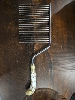 Peine rompepasteles vintage mango de porcelana Sheffield Inglaterra Foto 1 de 4