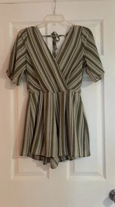 Trixxi Clothing Co. Women’s Green White Striped V Neck Romper Open Back Small - Picture 1 of 7