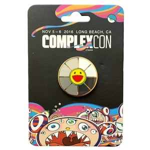 ⚡RARE⚡ TAKASHI MURAKAMI x COMPLEXCON 2016 Flower Smile Murakami Pin *BRAND NEW* - Picture 1 of 3
