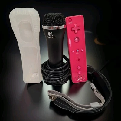 Nintendo Wii Remote Plus Pink + Logitech USB Mikrofon + Zubehör Set - Bild 1 von 4