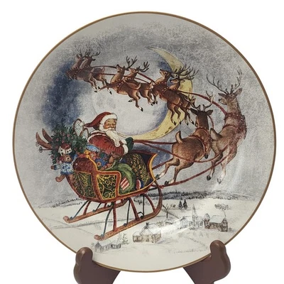 Plato de ensalada de renos trineo de Papá Noel Pottery Barn borde dorado vacaciones Foto 1 de 4